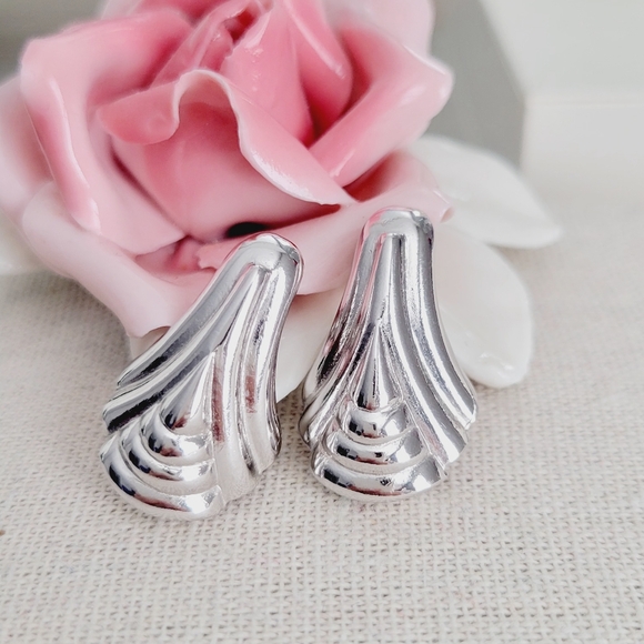 Jewelry - VINTAGE Trifrari Silver Tone Earrings